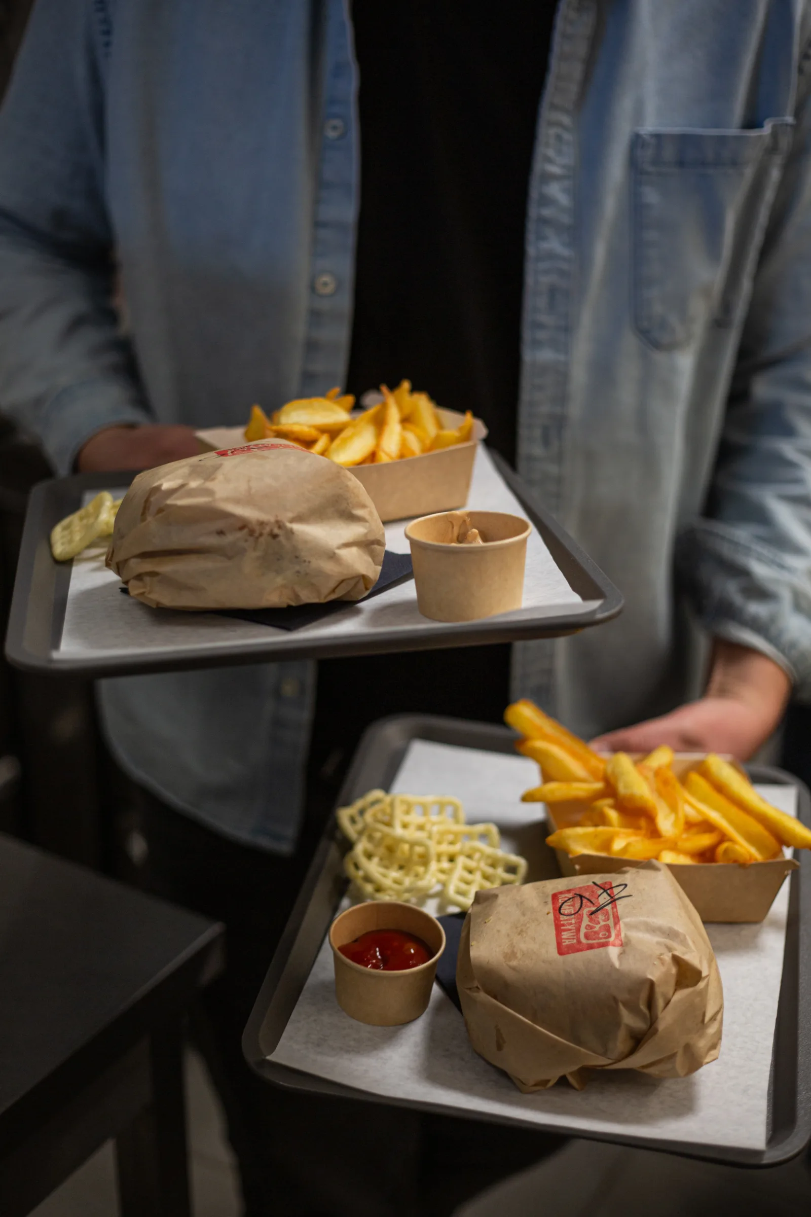 Smash burger z cheddarem